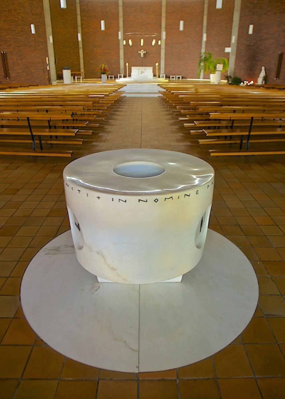 Taufbecken Kirche St. Laurentius